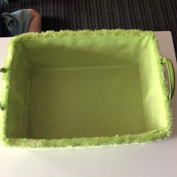 💐 Fuzzy Storage with Handles Basket - Picture 3 of 6